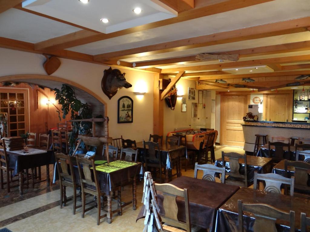 Hotel Restaurant Aux Touristes Habère-Lullin Exterior foto